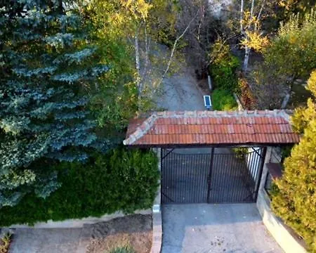 Mountain View Ecovilla Къща за гости *