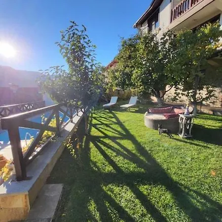 Mountain View Ecovilla