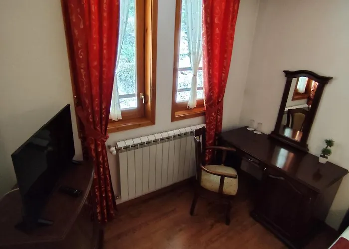 Mountain View Ecovilla Къща за гости Девин