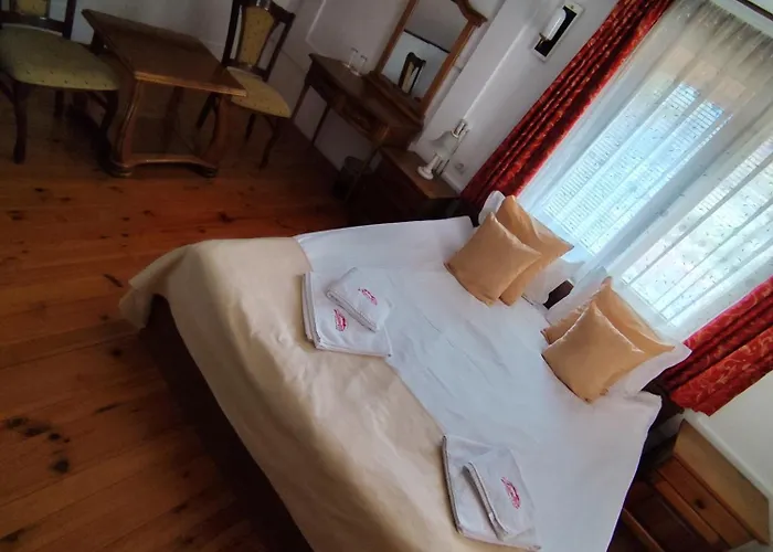 Къща за гости Mountain View Ecovilla Девин