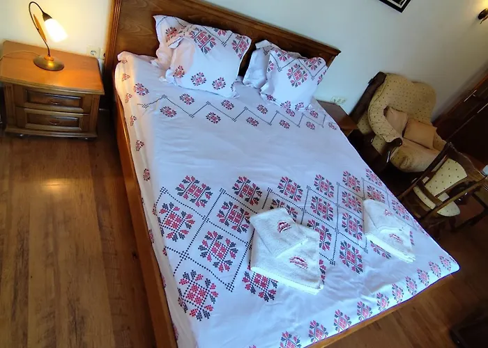 Mountain View Ecovilla Къща за гости Девин